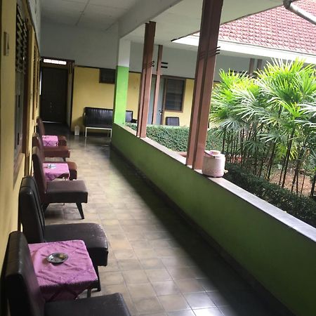 Oyo Life 1708 Hotel Budi Famili 1 Syariah Ciamis Εξωτερικό φωτογραφία