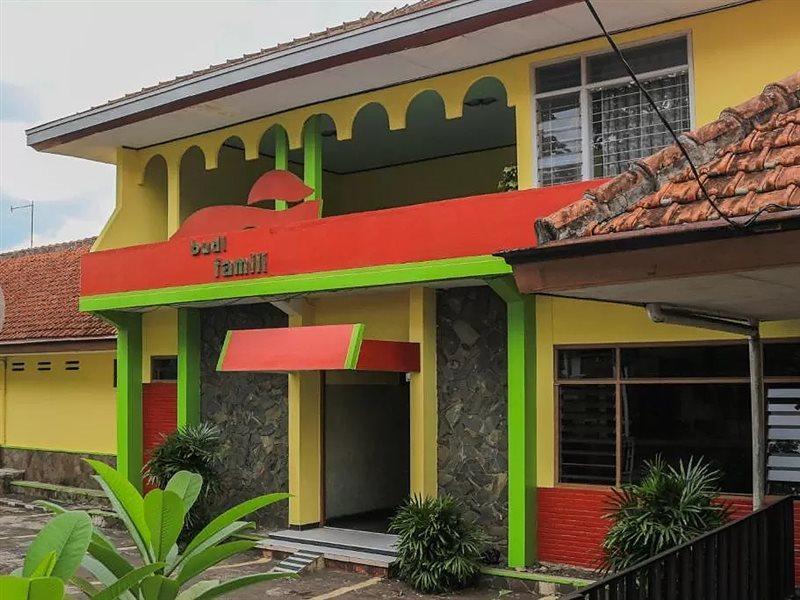 Oyo Life 1708 Hotel Budi Famili 1 Syariah Ciamis Εξωτερικό φωτογραφία