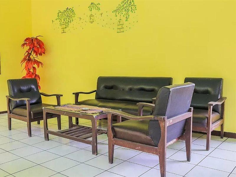 Oyo Life 1708 Hotel Budi Famili 1 Syariah Ciamis Εξωτερικό φωτογραφία