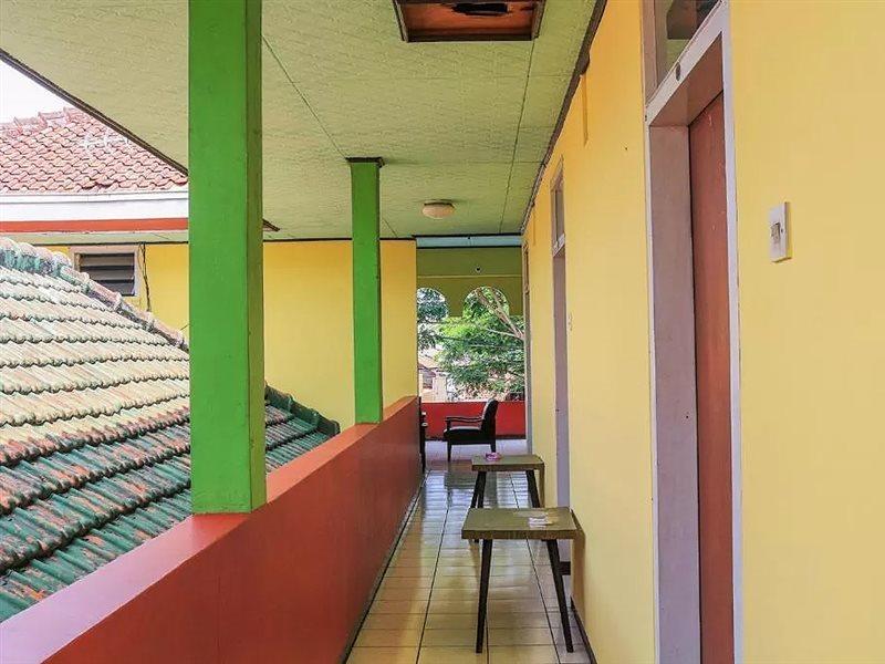 Oyo Life 1708 Hotel Budi Famili 1 Syariah Ciamis Εξωτερικό φωτογραφία