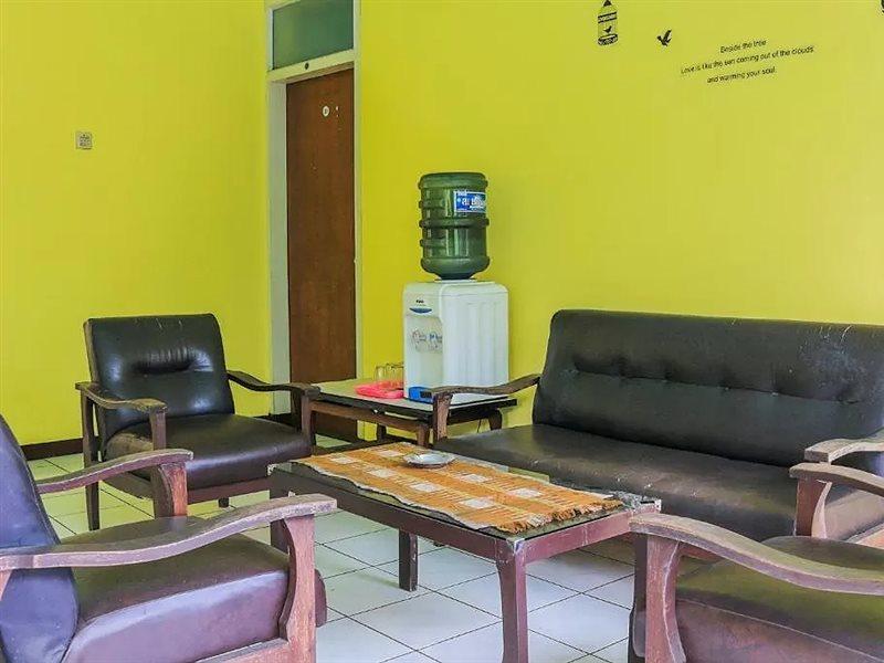 Oyo Life 1708 Hotel Budi Famili 1 Syariah Ciamis Εξωτερικό φωτογραφία