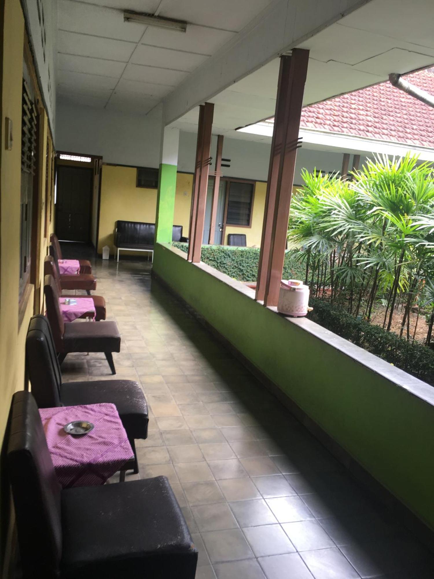 Oyo Life 1708 Hotel Budi Famili 1 Syariah Ciamis Εξωτερικό φωτογραφία