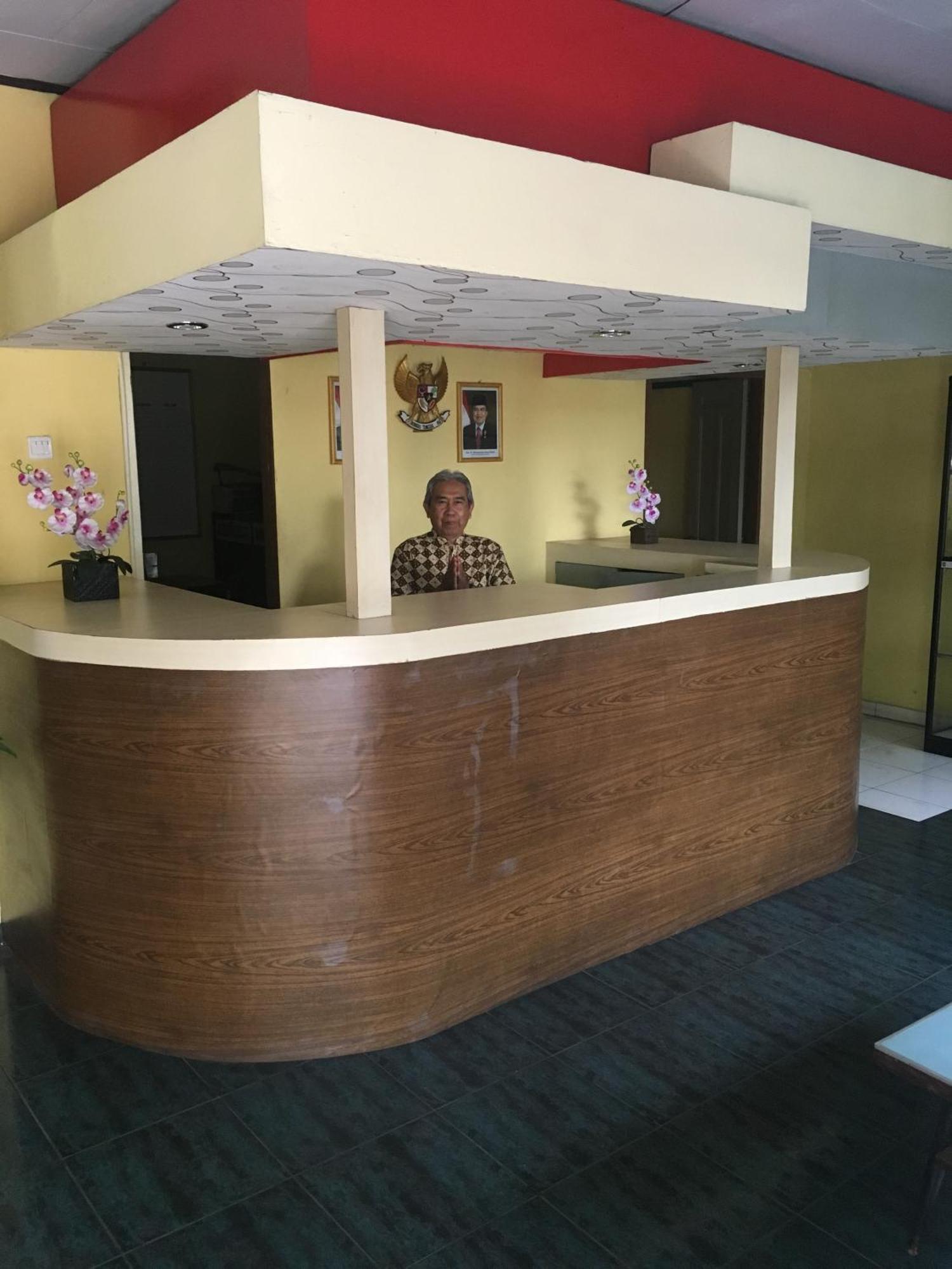 Oyo Life 1708 Hotel Budi Famili 1 Syariah Ciamis Εξωτερικό φωτογραφία