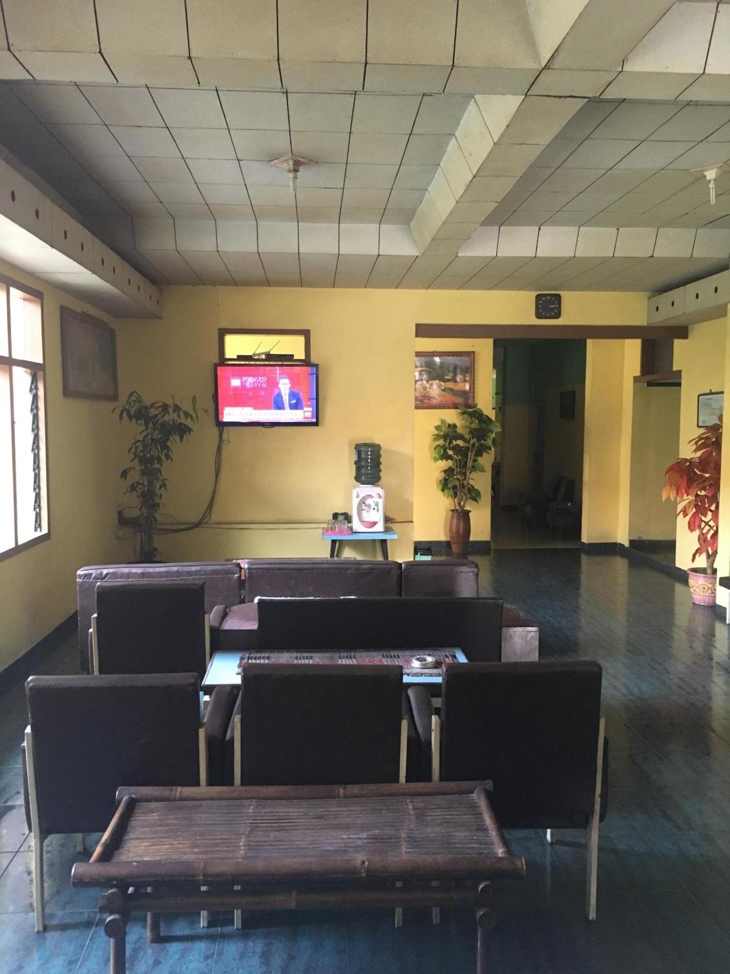 Oyo Life 1708 Hotel Budi Famili 1 Syariah Ciamis Εξωτερικό φωτογραφία